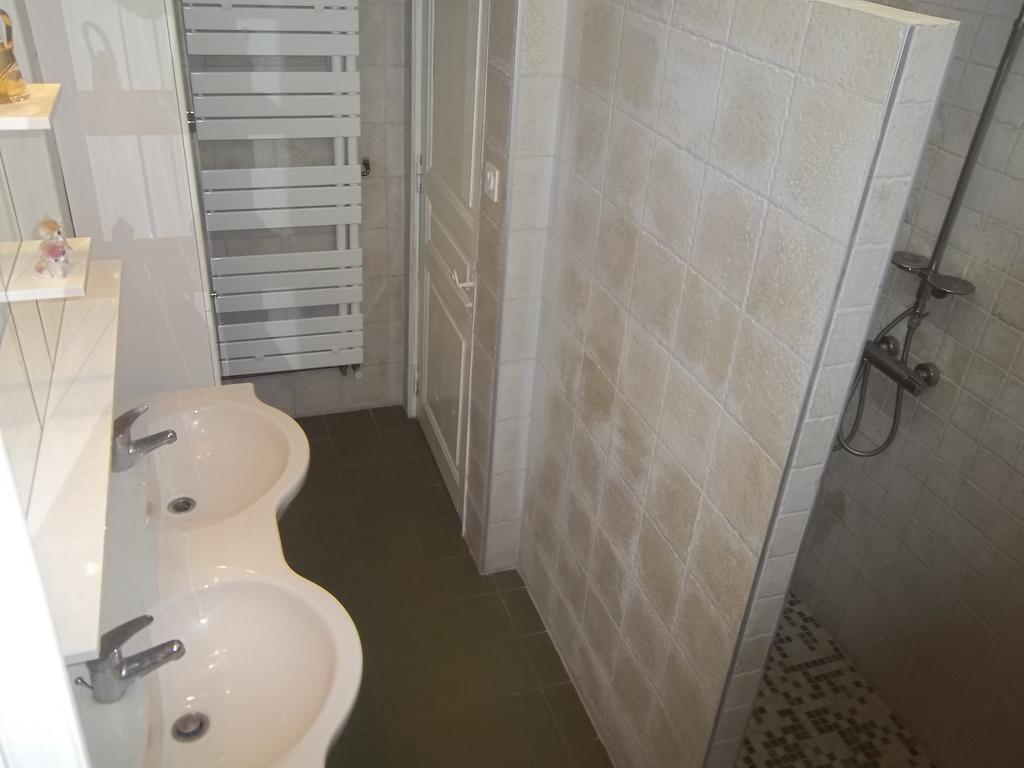 B&B Le Petit Frigouye Rochefort-du-Gard Bilik gambar