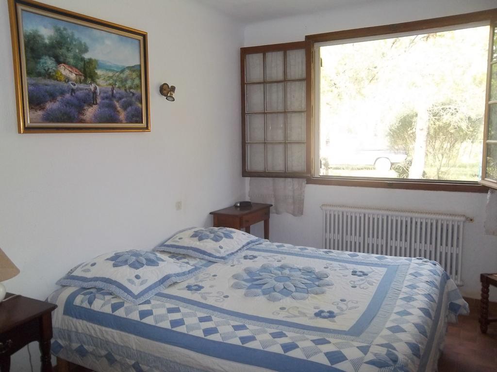 B&B Le Petit Frigouye Rochefort-du-Gard Bilik gambar