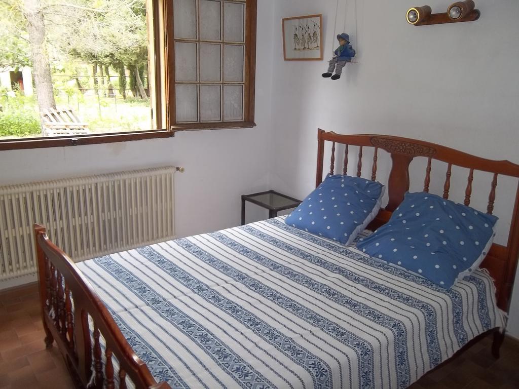 B&B Le Petit Frigouye Rochefort-du-Gard Bilik gambar